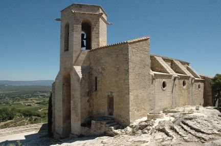 église d'Oppède le Vieux en Vaucluse