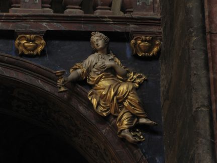 La Charité - statue allégorique de Jean Péru - collégiale Notre-Dame des Anges - L'Isle-sur-la-Sorgue - Vaucluse