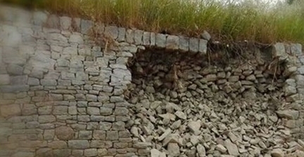 Effondrement mur pierre sèche