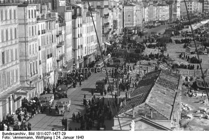 Das Bundesarchiv : photo de la rafle du 22 au 24 janvier 1943, dans le quartier du Vieux-port de Marseille