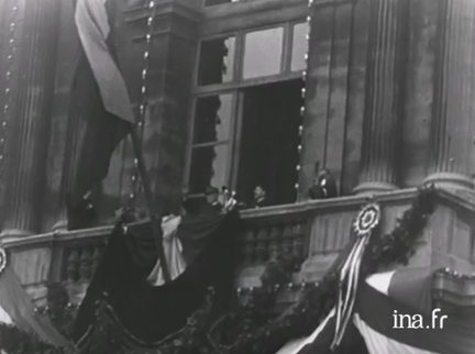 Déplacement du Maréchal Pérail le 4 décembre 1940, discourt prononcé depuis le balcon de la Préfecture
