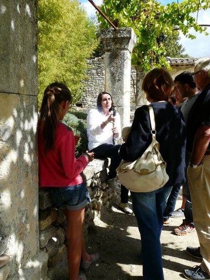 Bernadette Dagens, lyonnaise depuis 2005, est une artiste cramiste plasticienne, humaniste - exposition 2013  l'abbaye Saint-Hilaire - Photo Pierre Michotte