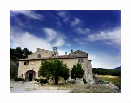 Pierre Quertinmont - Digital Art - photo ralise  l'abbaye Saint-Hilaire - Vaucluse - France