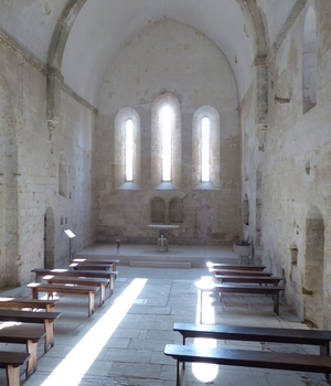 Abbaye Saint-Hilaire, monument historique class des XIIe et XIIIe sicles, premier btiment conventuel carme (XIIIe sicle) du Comtat Venaissin (1274-1791) - Mnerbes - Vaucluse - Chapelle du XIIIe