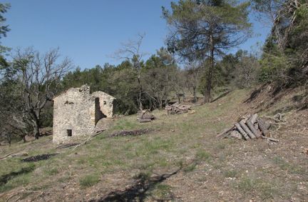 Abbaye Saint-Hilaire, monument historique class des XIIe et XIIIe sicles, premier btiment conventuel carme (XIIIe sicle) du Comtat Venaissin (1274-1791) - Mnerbes - Vaucluse - APFM de Vaucluse - Rception des travaux 2010