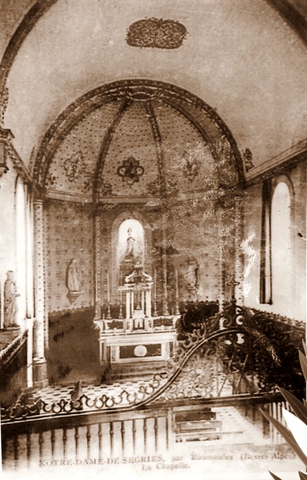 Carte postale de la chapelle du monastre de Notre-Dame de Sgris