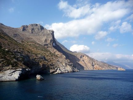 Le monastre byzantin de la Vierge Marie Chozoviotissa (1088) est l'une des principales attractions de l'le grecque d'Amorgos