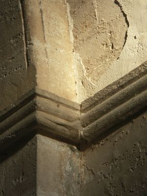 Abbaye Saint-Hilaire, monument historique class des XIIe et XIIIe sicles, premier btiment conventuel carme (XIIIe sicle) du Comtat Venaissin (1274-1791) - Mnerbes - Vaucluse - Chapelle du XIIIe - Corniche