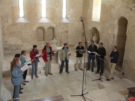 Abbaye Saint-Hilaire, monument historique class des XIIe et XIIIe sicles, premier btiment conventuel carme (XIIIe sicle) du Comtat Venaissin (1274-1791) - Mnerbes - Vaucluse - Sacristie du XIIe