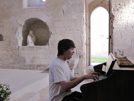 Abbaye Saint-Hilaire, monument historique class des XIIe et XIIIe sicles, premier btiment conventuel carme (XIIIe sicle) du Comtat Venaissin (1274-1791) - Mnerbes - Vaucluse - Sacristie du XIIe