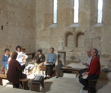 Abbaye Saint-Hilaire, monument historique class des XIIe et XIIIe sicles, premier btiment conventuel carme (XIIIe sicle) du Comtat Venaissin (1274-1791) - Mnerbes - Vaucluse - Sacristie du XIIe