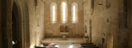 Abbaye Saint-Hilaire, monument historique class des XIIe et XIIIe sicles, premier btiment conventuel carme (XIIIe sicle) du Comtat Venaissin (1274-1791) - Mnerbes - Vaucluse - Chapelle du XIIIe