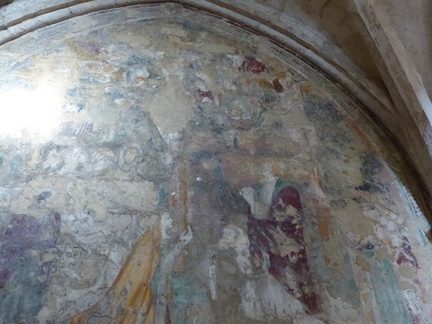 Abbaye Saint-Hilaire, monument historique class des XIIe et XIIIe sicles, premier btiment conventuel carme (XIIIe sicle) du Comtat Venaissin (1274-1791) - Mnerbes - Vaucluse - Peinture murale (Crucifixion) du XIVe de la chapelle annexe du XIVe sicle.