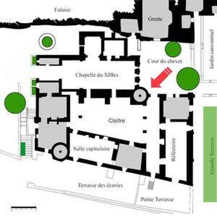 Abbaye Saint-Hilaire, monument historique class des XIIe et XIIIe sicles, premier btiment conventuel carme (XIIIe sicle) du Comtat Venaissin (1274-1791) - Mnerbes - Vaucluse - Plan de la cour du chevet