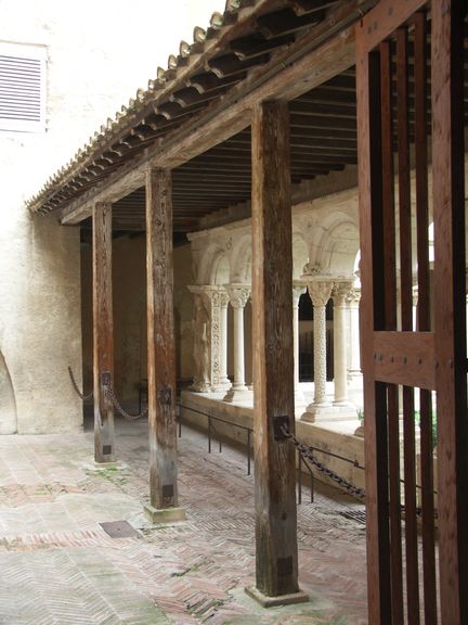 Exemple d'une galerie avec une structure de bois