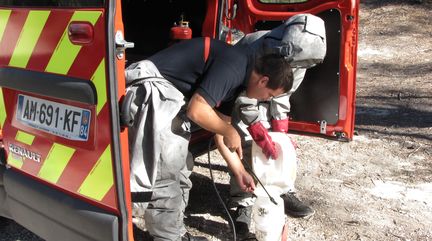 Centre de Secours Principal (CSP) de Cavaillon - destruction d'un essaim de frelons - mise en place - 5