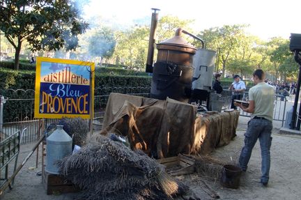 Distillerie Bleu Provence  l'occasion d'une manifestation parisienne