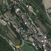 Ménerbes est une commune française, située dans le département du Vaucluse en région Provence-Alpes-Côte d'Azur