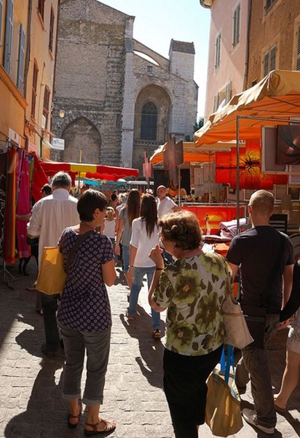 March forin et de producteurs en Vaucluse