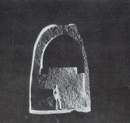 L'Illustration - 12 septembre 1942 - Au croisement de deux galeries dans une mine: un bloc taill comme un hypoge - Ocrerie Mathieu  Roussillon 84220