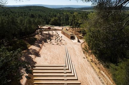 Esplanade-amphithtre de plein air de la carrire de Bruoux - Gargas 84400