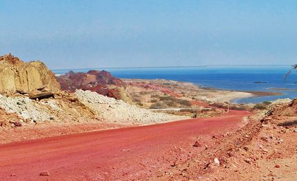 Ocre rouge vif au sud de l'le iranienne d'Ormuz