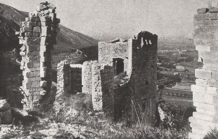 Oppde-le-Vieux - Le vieux chteau - photographie de 1941 illustant l'article