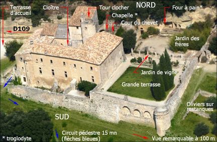 Abbaye Saint-Hilaire, monument historique class des XIIe et XIIIe sicles, premier btiment conventuel carme (XIIIe sicle) du Comtat Venaissin (1274-1791) - Mnerbes - Vaucluse - Terrasses classes M.H. du jardin conventuel